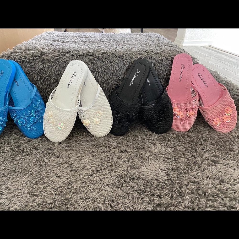 Redvolution Women’s Chinese Slippers